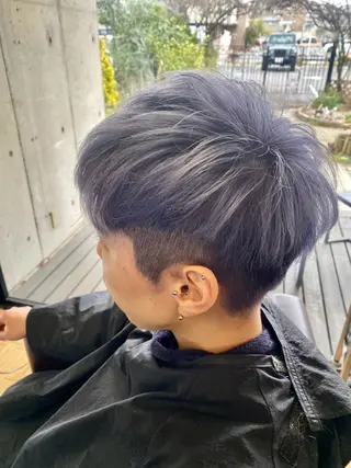 ショート カラー メンズ 百瀬 なつ美のヘアスタイル