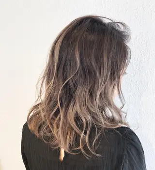 ミディアム カラー AIR HEALのヘアスタイル