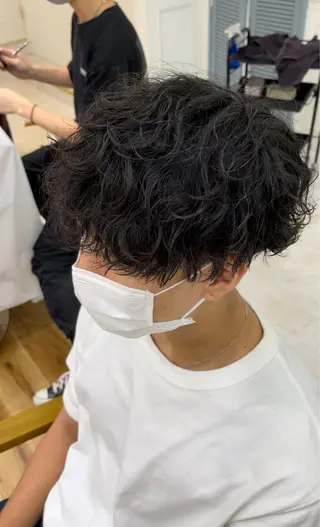 ショート パーマ メンズ 波巻きスパイラル 近藤剛　浦和のヘアスタイル