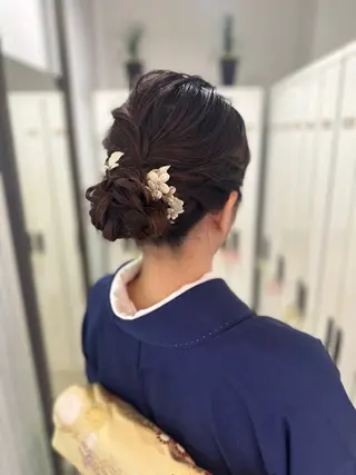 ミディアム レイヤー 艶々カラーのヘアスタイル