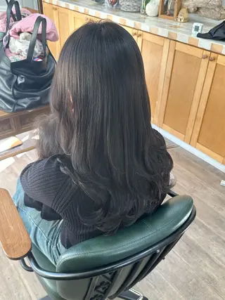 ロング 山之内匠/艶カラー/ ハイトーン/ブリーチのヘアスタイル