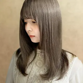 セミロング 髪質改善チェルシー 表参道💎縮毛矯正のヘアスタイル