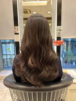 セミロング カラー パーマ 韓国っぽ透け感カラー マンツーマン🫧なおのヘアスタイル