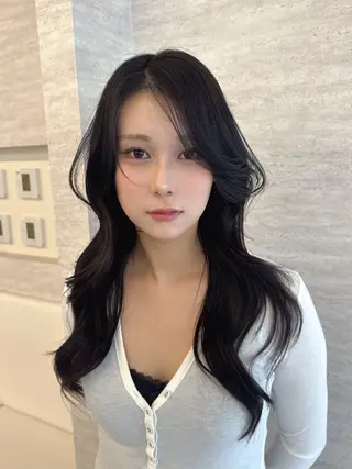 ロング カラー ヘアアレンジ 韓国レイヤーカット/ 儚げカラーチナツのヘアスタイル