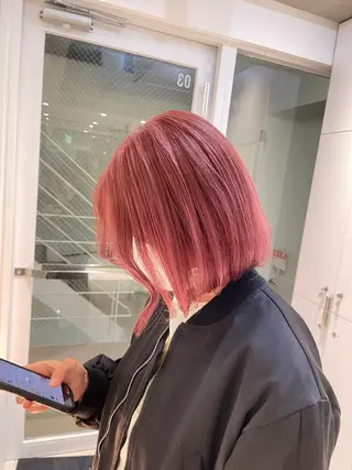 ミディアム カラー ヘアアレンジ 艶髪✨寒色カラー✨ 翁長孝輔のヘアスタイル