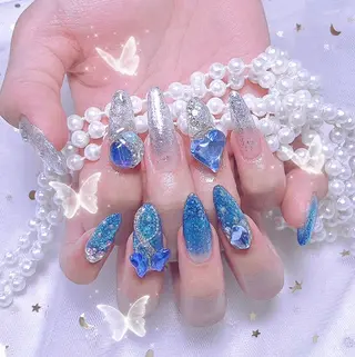 ネイル queensnail 🧸mikaのネイルデザイン
