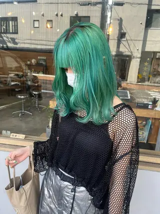 ミディアム カラー 透明感ハイトーン🦄 キラ🌈のヘアスタイル