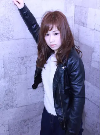 ロング 伊藤 裕貴のヘアスタイル