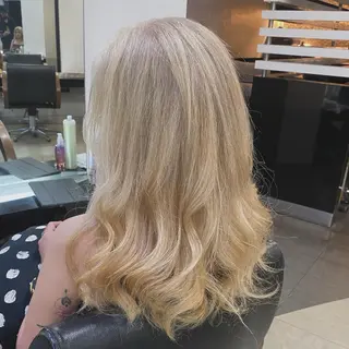 ロング カラー ヘアアレンジ 烏山 達也のヘアスタイル