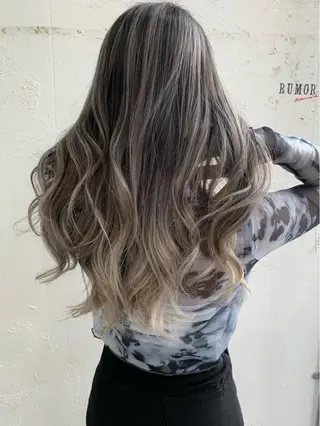 ロング カラー Mikuri 【Little】のヘアスタイル
