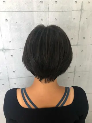 ショート カラー 金沢 広美のヘアスタイル