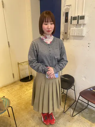 ショート カラー MIOベージュカラー 柔らかいカラーのヘアスタイル