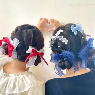 ヘアアレンジ ヘアメ🎀推しカラー 🥣横浜/しほ🧸のヘアスタイル