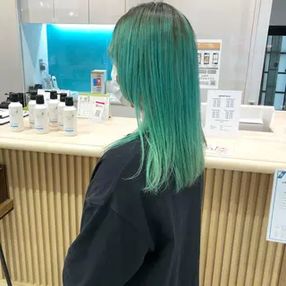 セミロング カラー パーマ ヘアアレンジ ハイトーン特化🤍 浦住のヘアスタイル