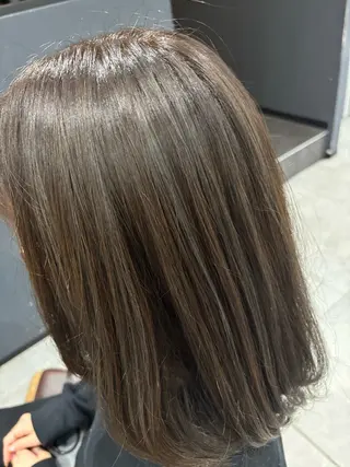 ミディアム カラー 佐古 里美華のヘアスタイル
