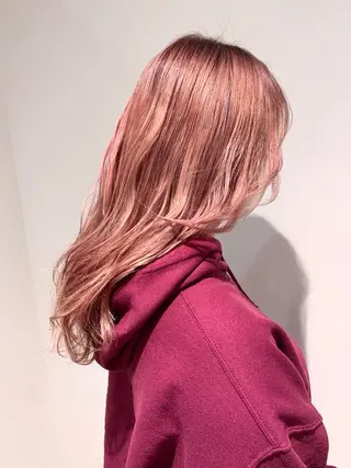 ロング カラー 辻川 真央のヘアスタイル