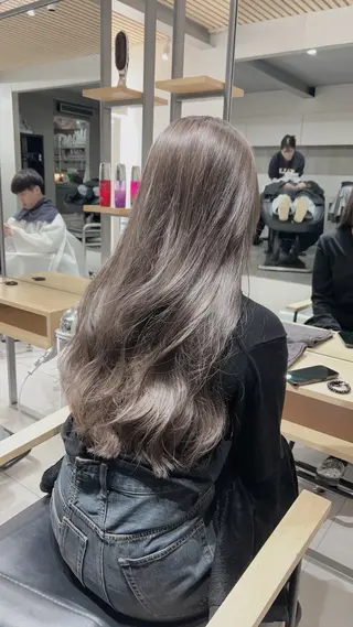 ロング カラー グレージュ♡ベージュ ♡MA/表参道のヘアスタイル
