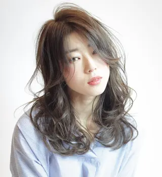 ロング カラー パーマ ヘアアレンジ トレンドヘア🩶 艶髪🩶yoshiのヘアスタイル