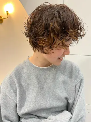 ショート パーマ 網谷 萌夏のヘアスタイル