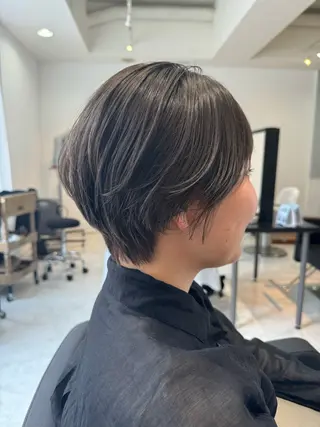 ショート 髪質改善ストレート オルメントのヘアスタイル