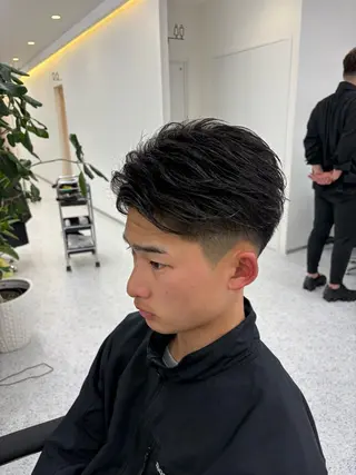 メンズ ハイトーン/ダブル カラー/akihoのヘアスタイル