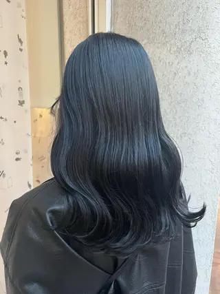 セミロング カラー haru .のヘアスタイル