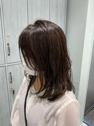 セミロング カラー 中川 茜里のヘアスタイル