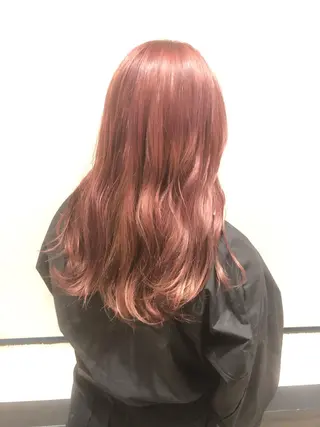 ロング カラー ワタナベ テルマサのヘアスタイル