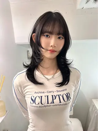 ミディアム Airi 韓国y2k ハイレイヤーのヘアスタイル