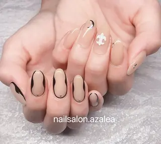 ネイル R inのネイルデザイン