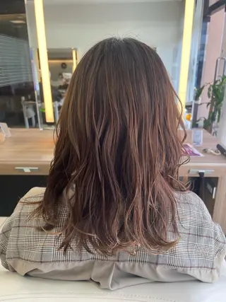 ミディアム ヘアアレンジ ハイトーン/レイヤー 似合わせ・ユキノのヘアスタイル