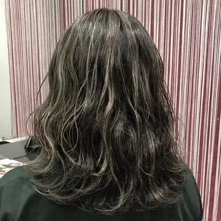 ミディアム カラー ヘアアレンジ 大塚 貴之のヘアスタイル