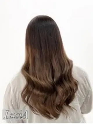 ロング カラー LuciA エクステカラーのヘアスタイル