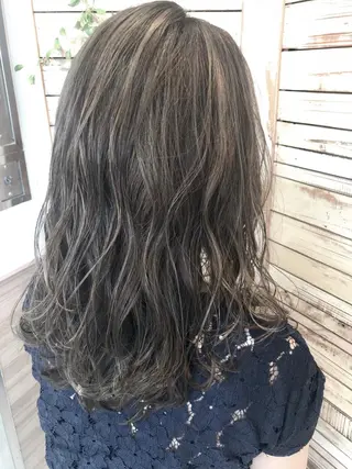 セミロング カラー 島袋 ナオユキのヘアスタイル