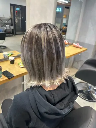 ミディアム カラー 🌟ハイライト/ハイ トーン🌟MIKIのヘアスタイル