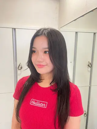 セミロング ハイトーン/レイヤー 似合わせ・ユキノのヘアスタイル
