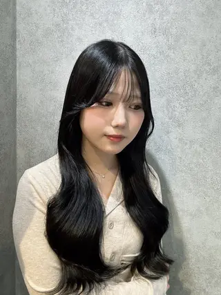 ロング カラー 銀座レイヤーカット ×シースルー前髪のヘアスタイル