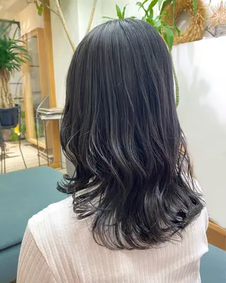 セミロング カラー 安永 涼のヘアスタイル