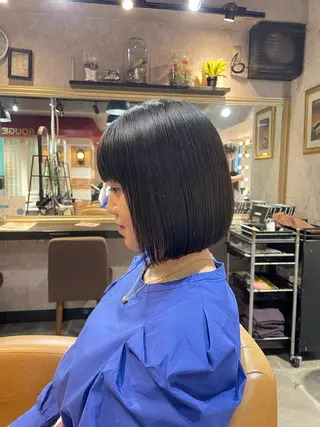 ショート カラー 🫧小顔顔周りカット レイヤー/縮毛/白倉のヘアスタイル