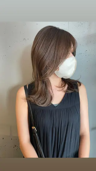セミロング カラー 東 みのりのヘアスタイル