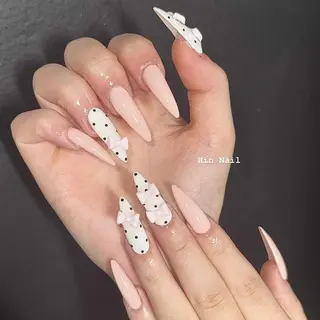 ネイル Hin Nailsのネイルデザイン