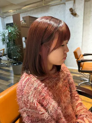 ミディアム カラー 小松 莉夏子のヘアスタイル