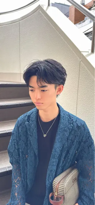 メンズ メンズ特化シャドウパ ーマラウンドマッシュのヘアスタイル