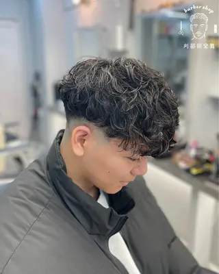 ショート パーマ メンズ 天王寺で1番人気の フェード師/大野尋哉のヘアスタイル