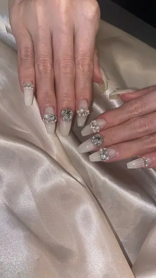 ネイル la vie Luire ｱｽｶのネイルデザイン