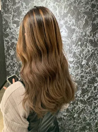 ロング カラー ハイライトカラーなら 川嶋宏旭 栄 矢場町のヘアスタイル