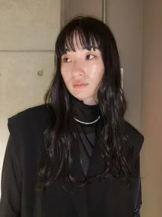 ロング カラー yiye shioriのヘアスタイル