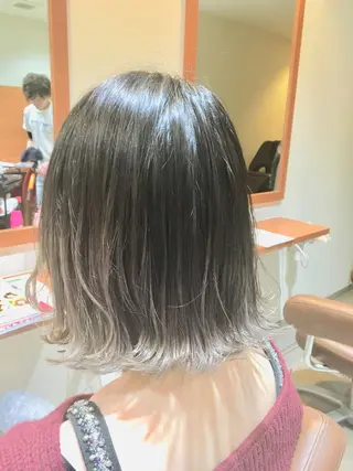 ショート カラー 蓮見  友里のヘアスタイル
