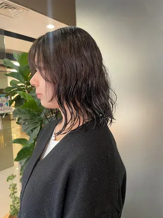 ミディアム カラー ハイトーン/レイヤー 似合わせ・ユキノのヘアスタイル