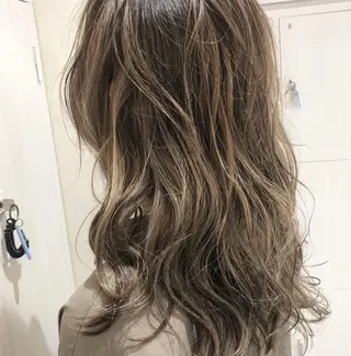 カラー 三鷹で1番ショート ボブをカットする新谷のヘアスタイル